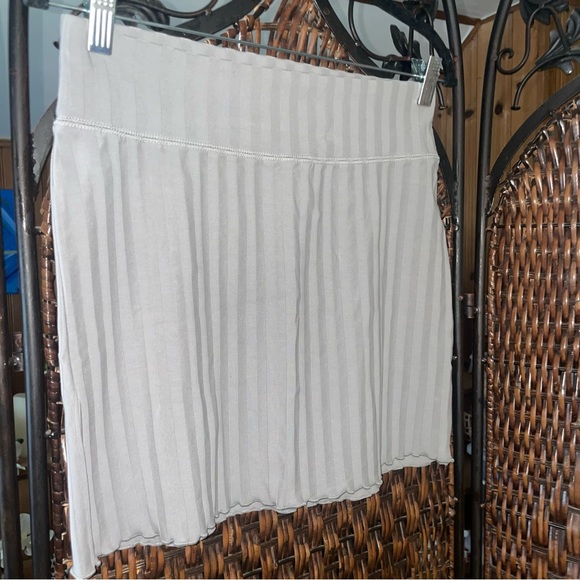 Aerie grey striped mini skirt - Picture 7 of 8